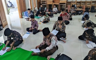Tantangan Ganda: Mampukah Siswa - Siswi MTs Hidayatul Mubtadiin Gonggang Lulus Tes Keagamaan dan Akademis Ini?